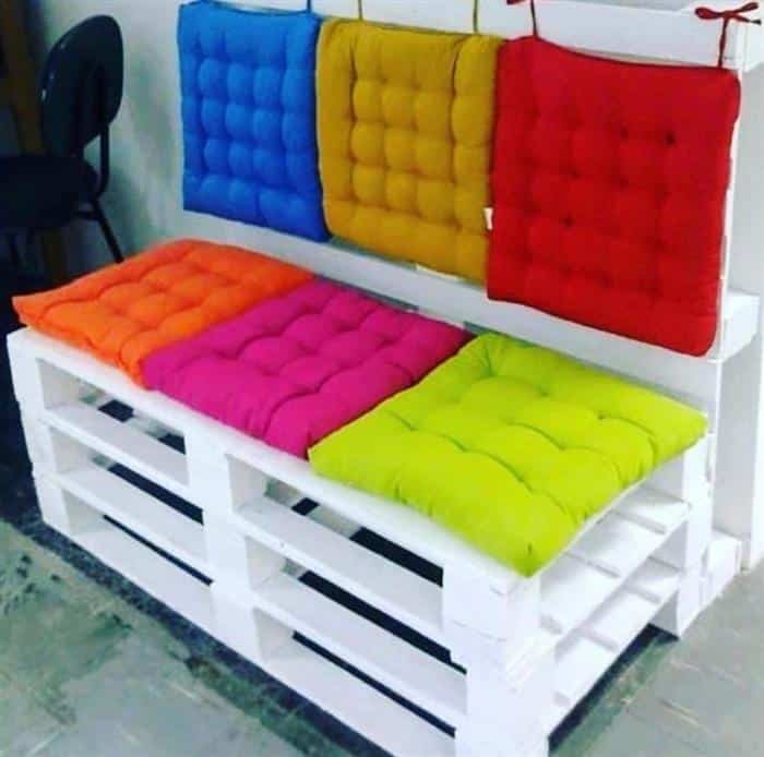 banco de pallet estofado