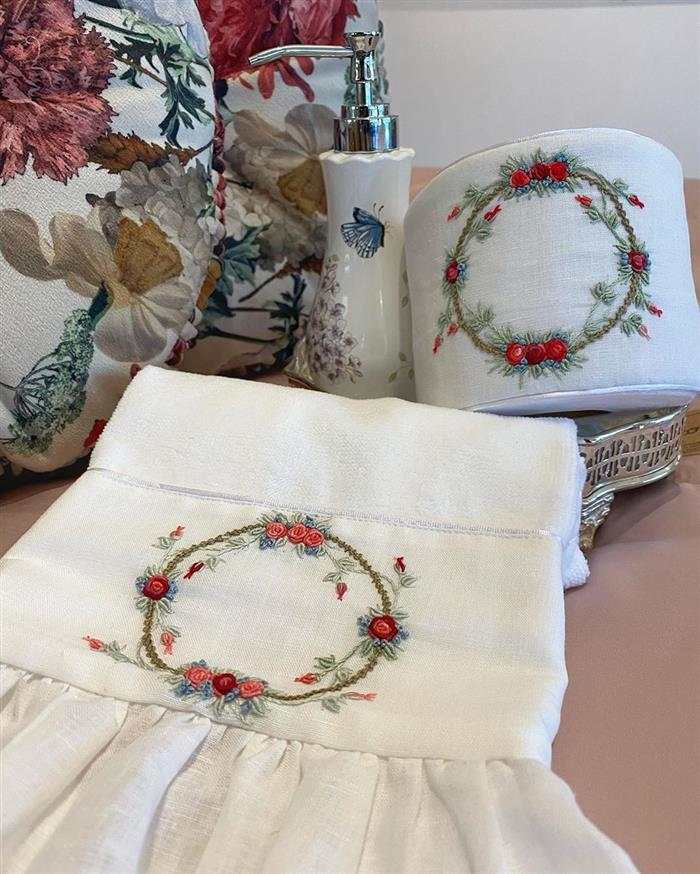 conjunto de toalhas bordadas