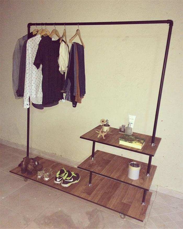 arara de roupas de cano