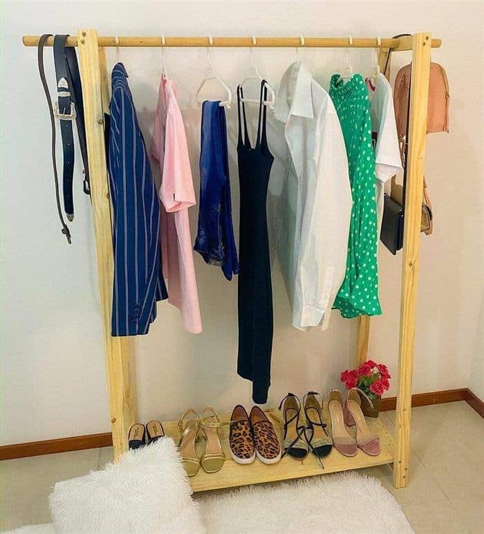 arara de roupas madeira