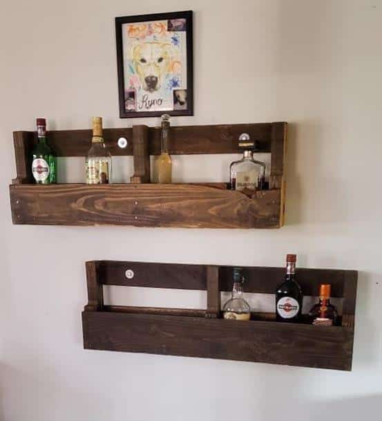 prateleira de pallet para bar