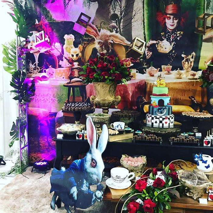 15 anos alice no pais das maravilhas