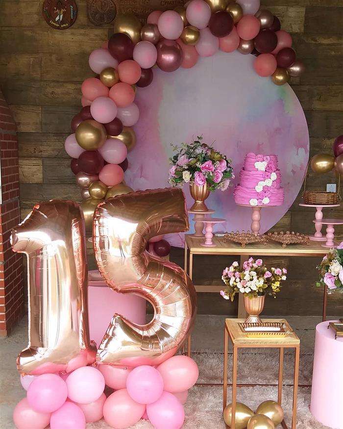 decoração com balão 15 anos