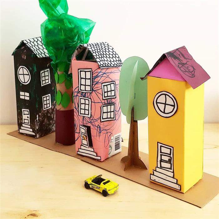 casinha com caixa de leite para maquete
