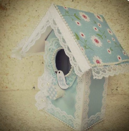 casinha mimosa com caixa de leite