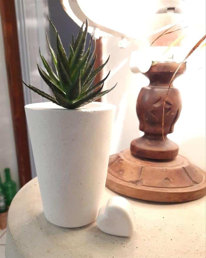 vasos de cimento branco