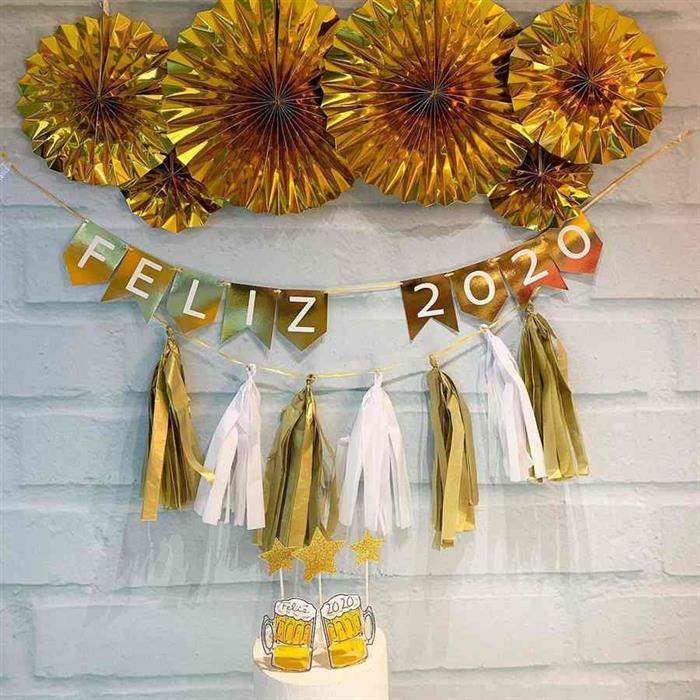 decoração de ano novo com papel laminado