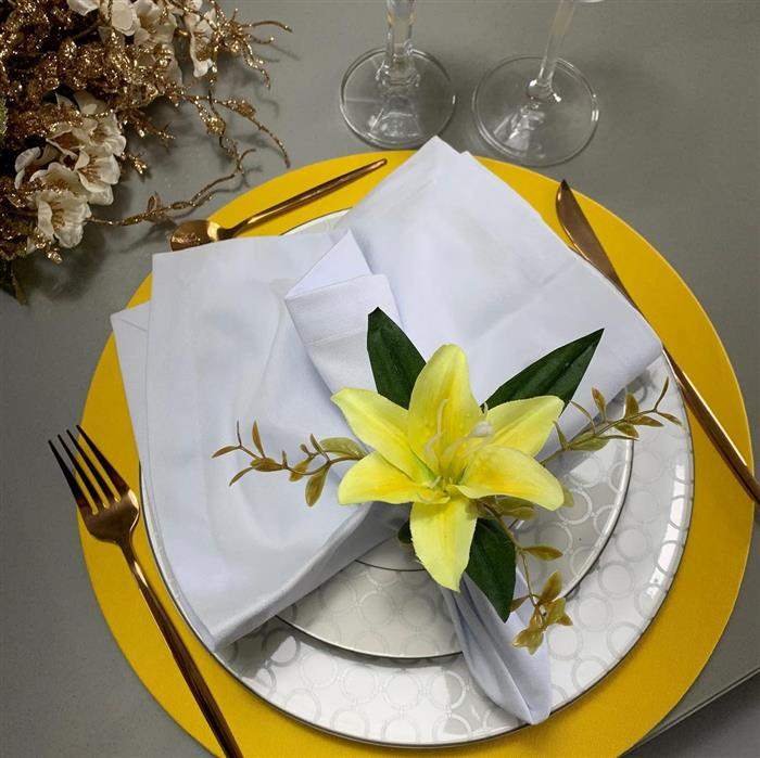 flor de lirios amarelo