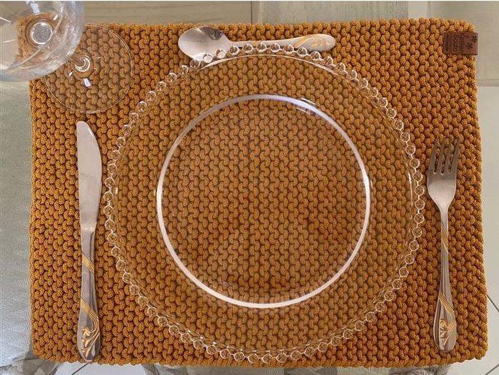 jogo americano de crochê dourado