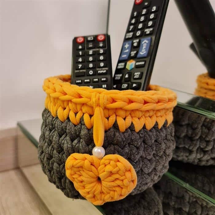 cachepot de croche com duas cores