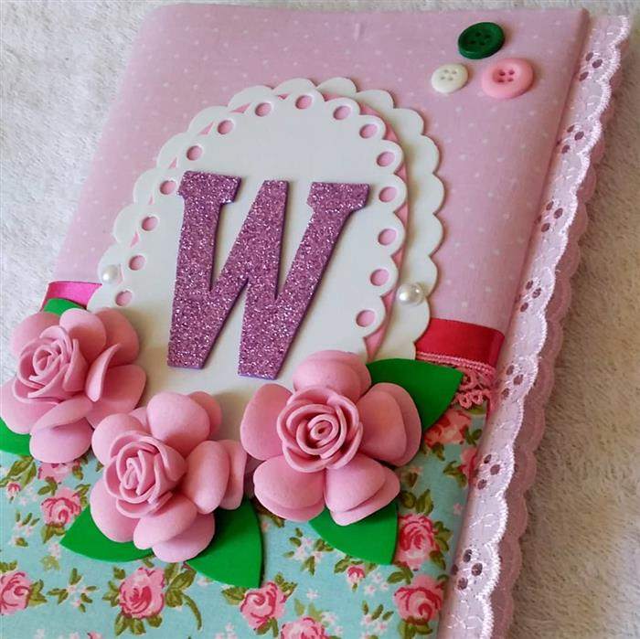 capa de caderno com flores
