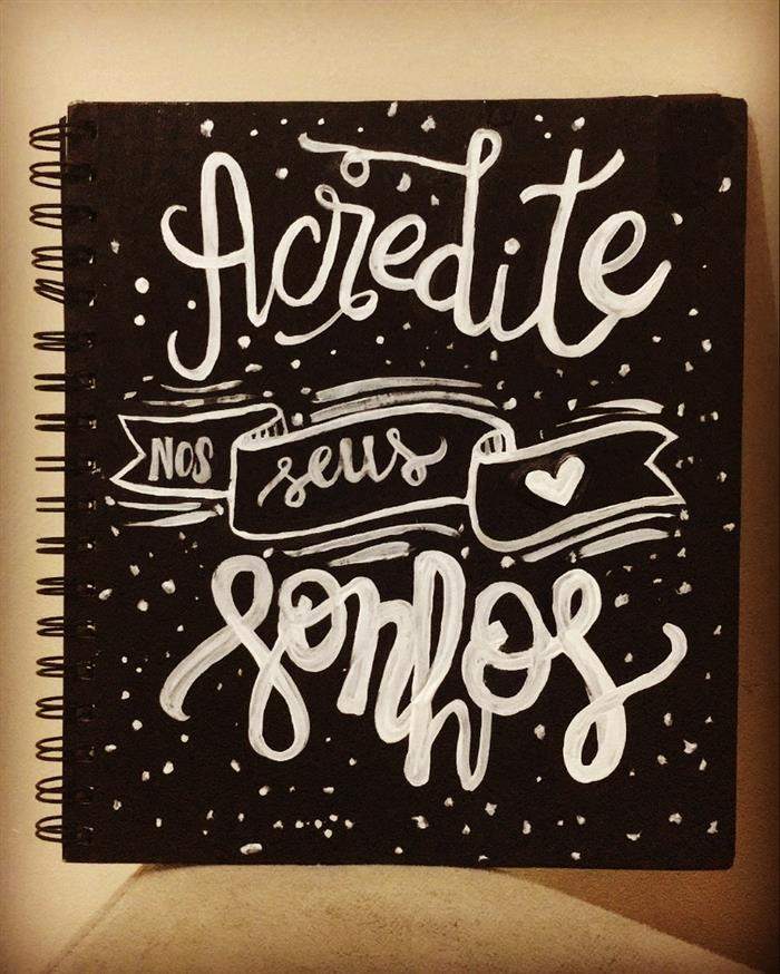 capa de caderno com lettering
