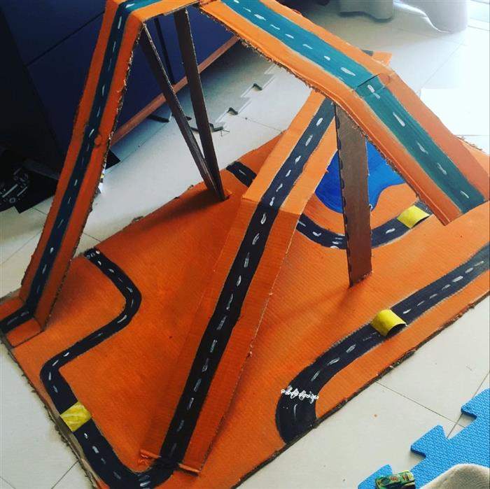 pista de papelão divertida