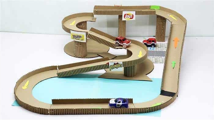 pista divertida de papelão